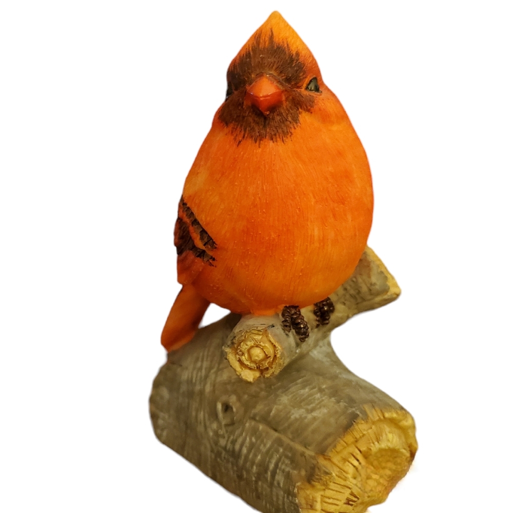 Cardinal on log statue knick knack Excellent Condition